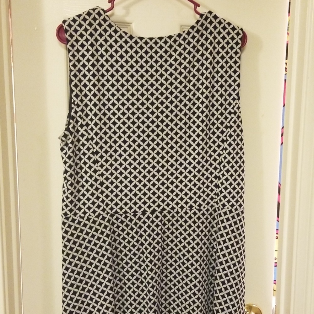 Sleeveless navy blue and white dress